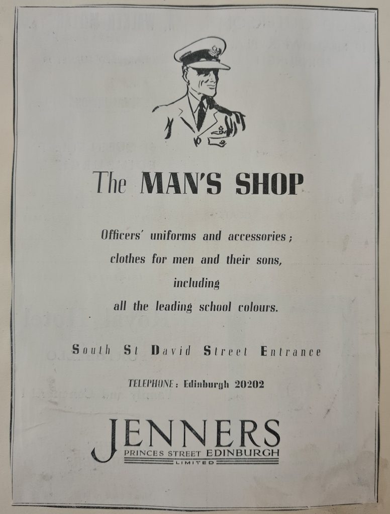Publicité imprimée Jenners en noir et blanc de 1941. En haut se trouve un homme en uniforme militaire et le texte « The Man's Shop ».  Quelques courtes lignes de texte remplissent le centre de la page assez clairsemée.